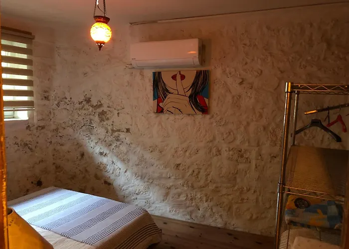 Kaleici Benzersiz Muethis Genis *